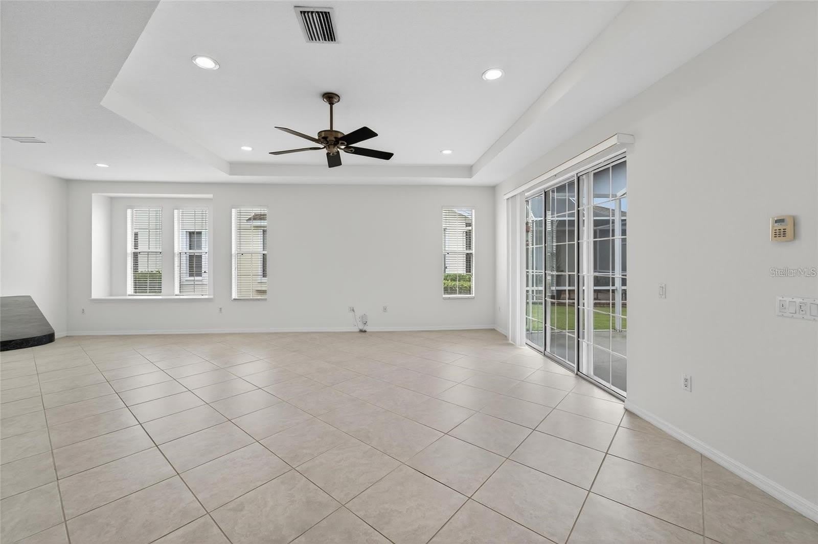 209 SELA COVE Circle – photo 4