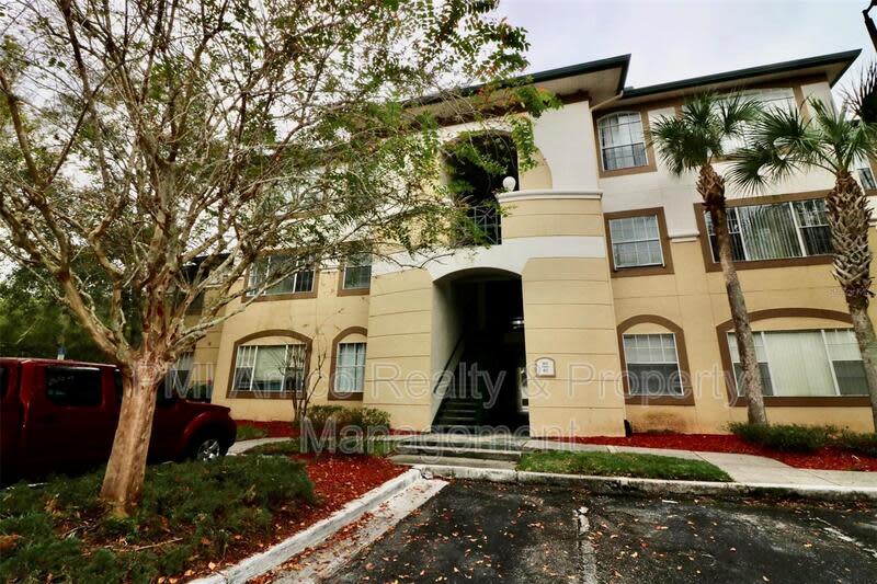 17101 Carrington Park Dr – photo 1