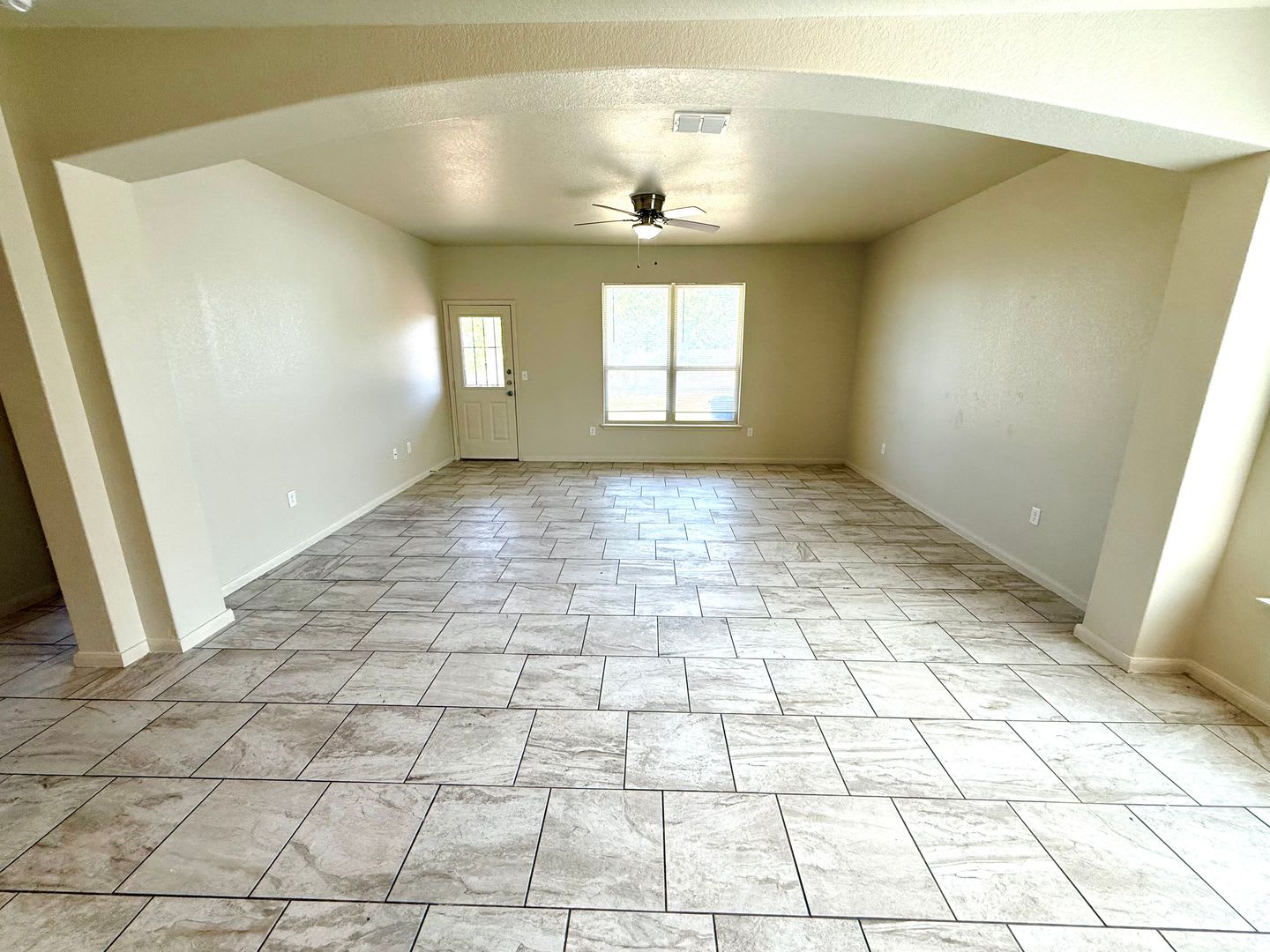 *MOVE IN SPECIAL* Comfort & Convenience – 2-Story Home with Fenced Backyard! – photo 5