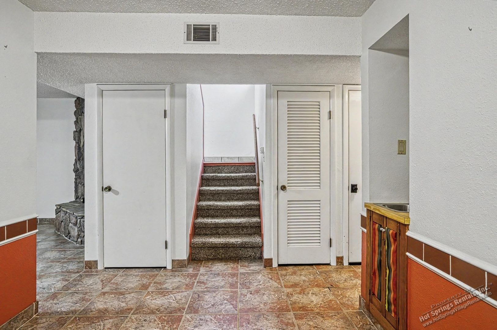 Two level Townhome in DeSoto Courts – photo 3