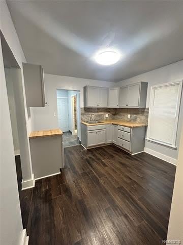 6242 Frontenac Street – photo 3