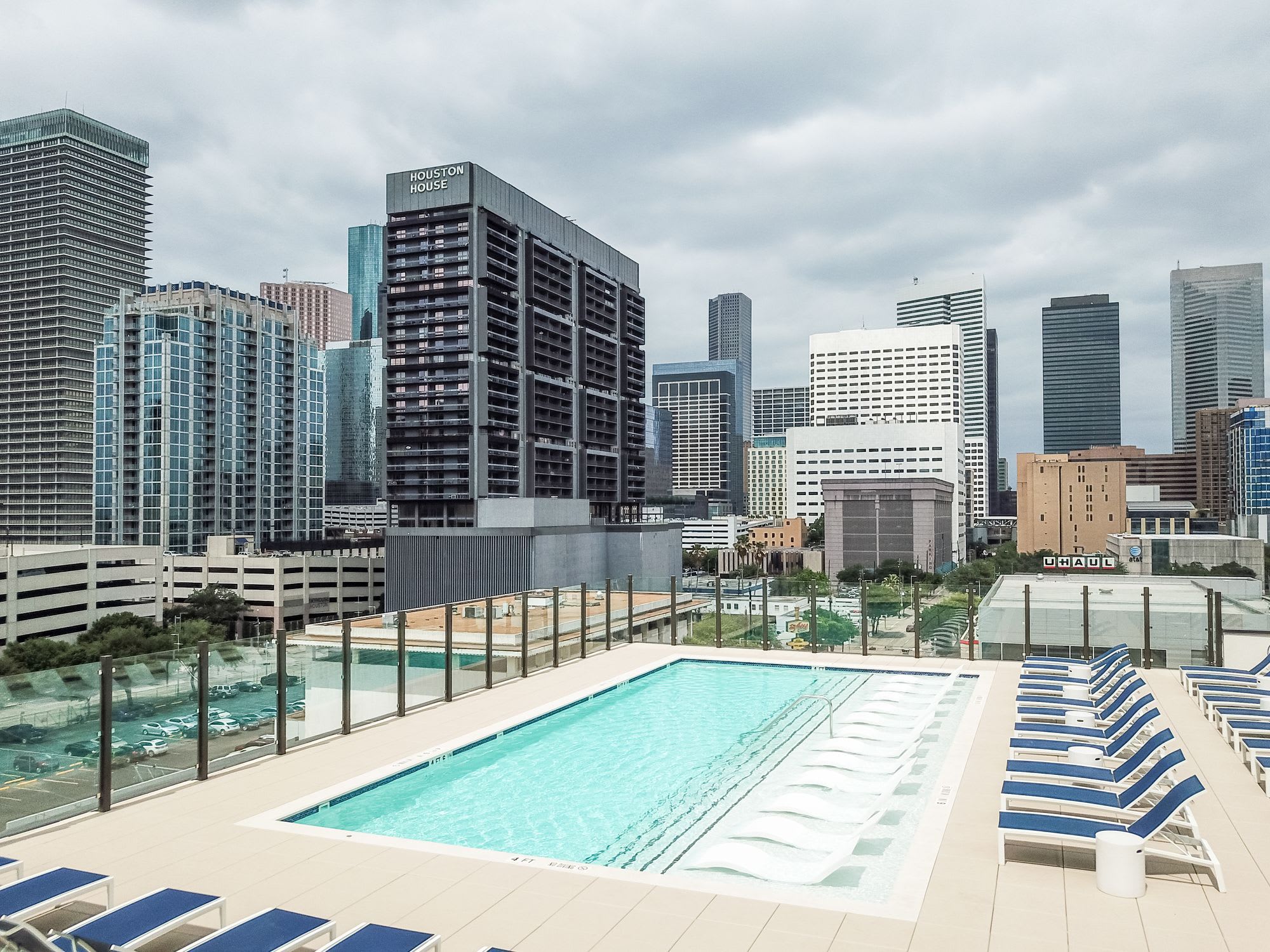 Eighteen25 Downtown – photo 2
