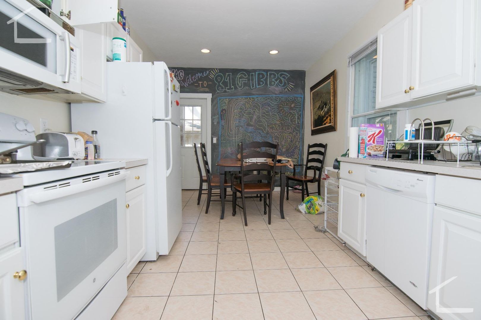 Large 5 Bedroom Apartment by BU Available for September 1st, 2026 – photo 4