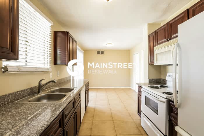3133 West Marshall Avenue – photo 5