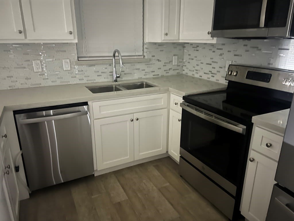 1009 Julia St. – photo 3