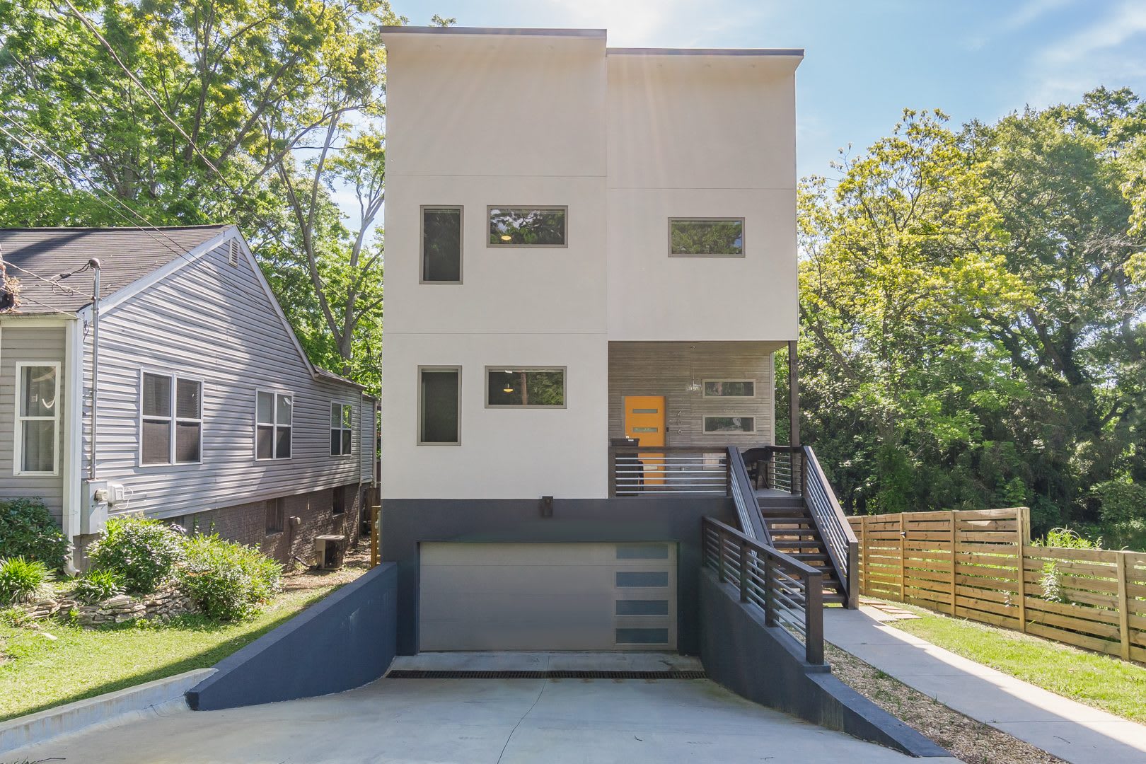 406 East Side Ave SEMain – photo 1