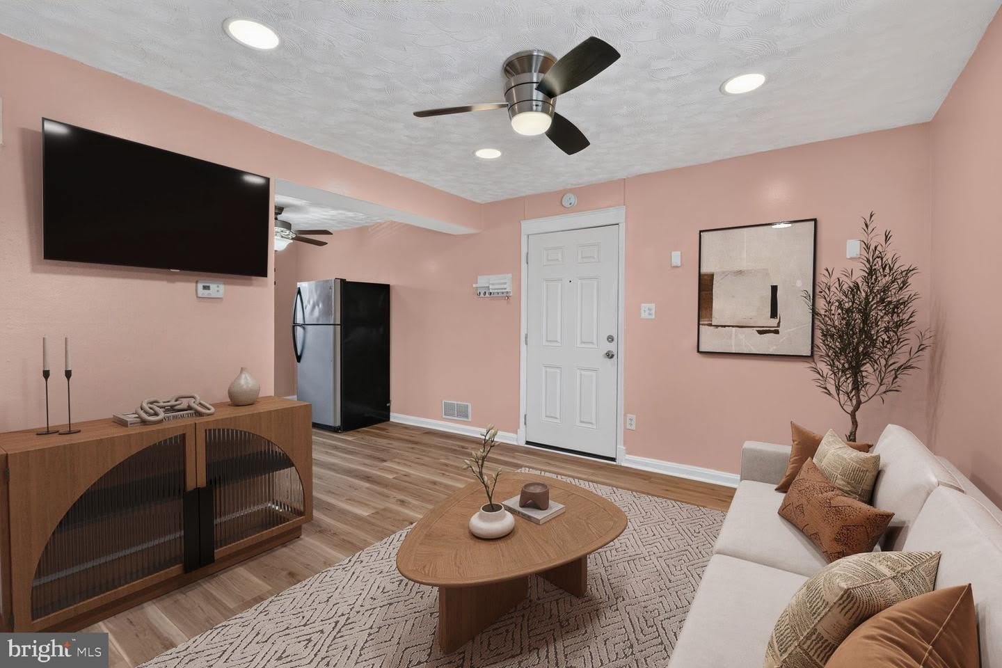 2437 IVERSON ST – photo 4