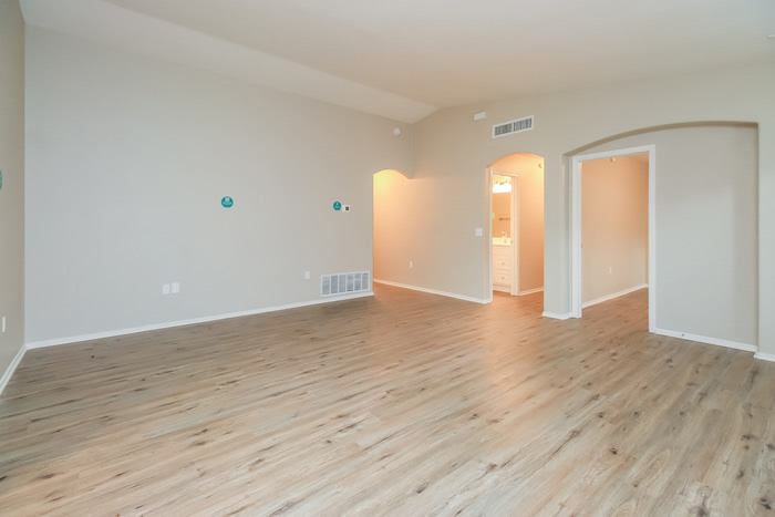 1610 West Houchin Way – photo 3