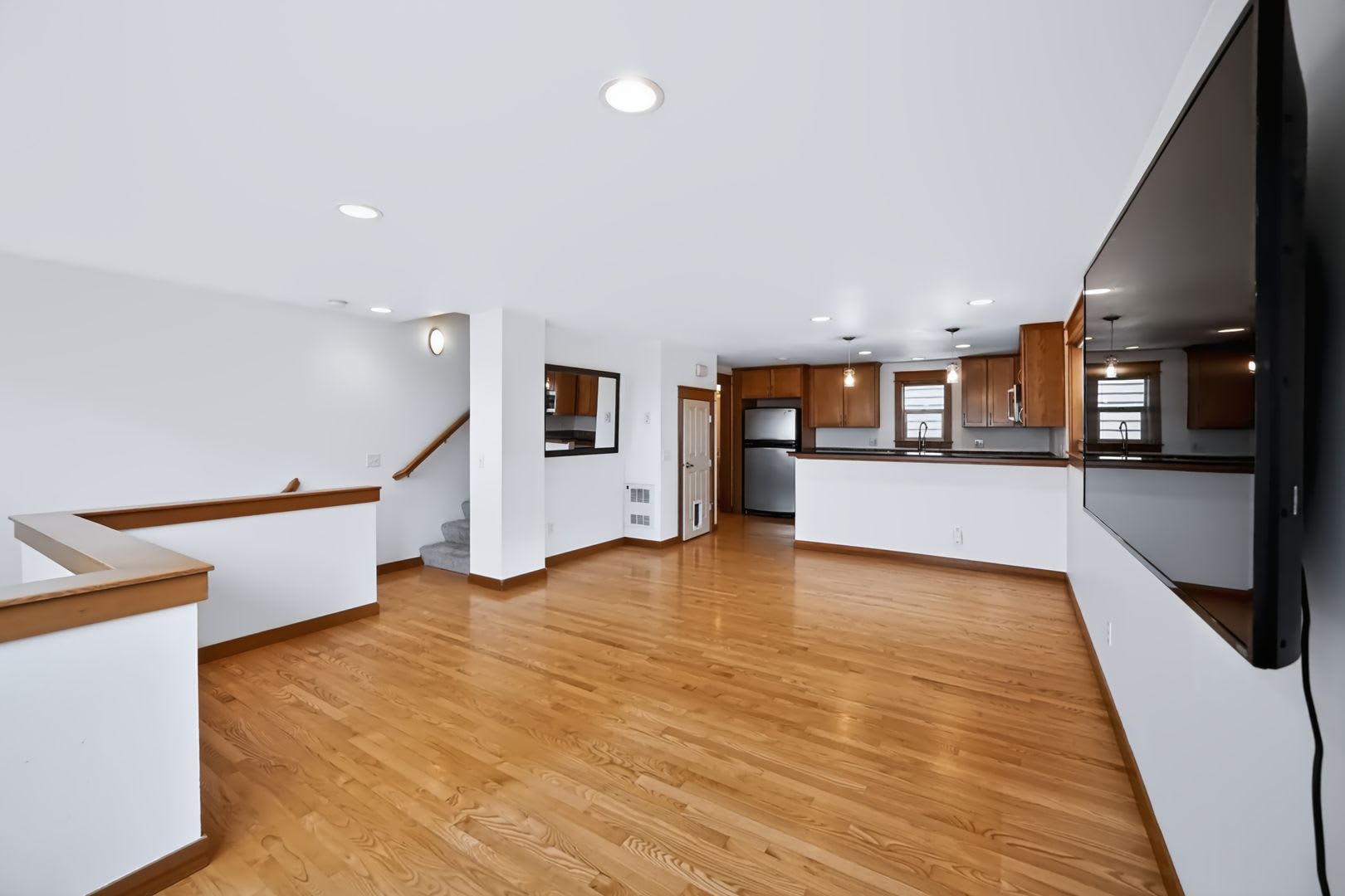 Spacious 2-Bedroom, 2.5-Bath Home in West Seattle with Garage! – photo 2