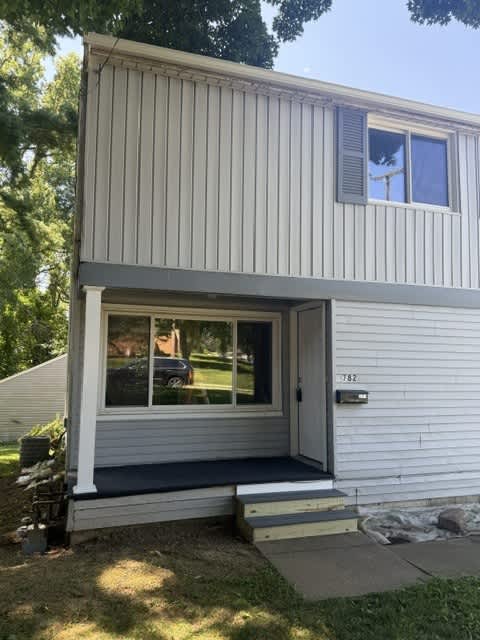 782 Parkview Drive – photo 2