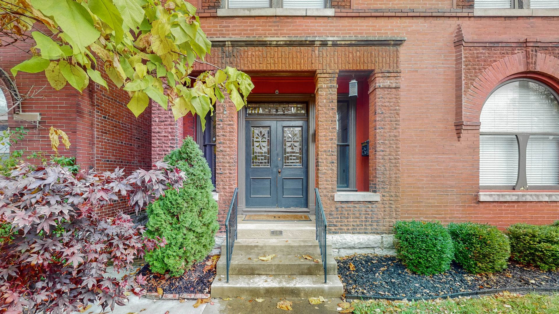 5 Bed/ 2.5 Bath Phenomenal Old Louisville Home – photo 4