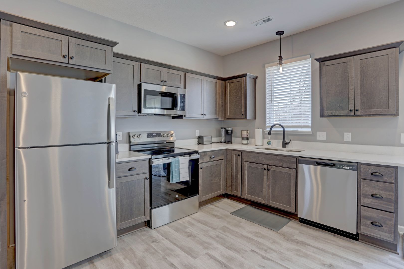 New Willow Cascades Townhomes – photo 5