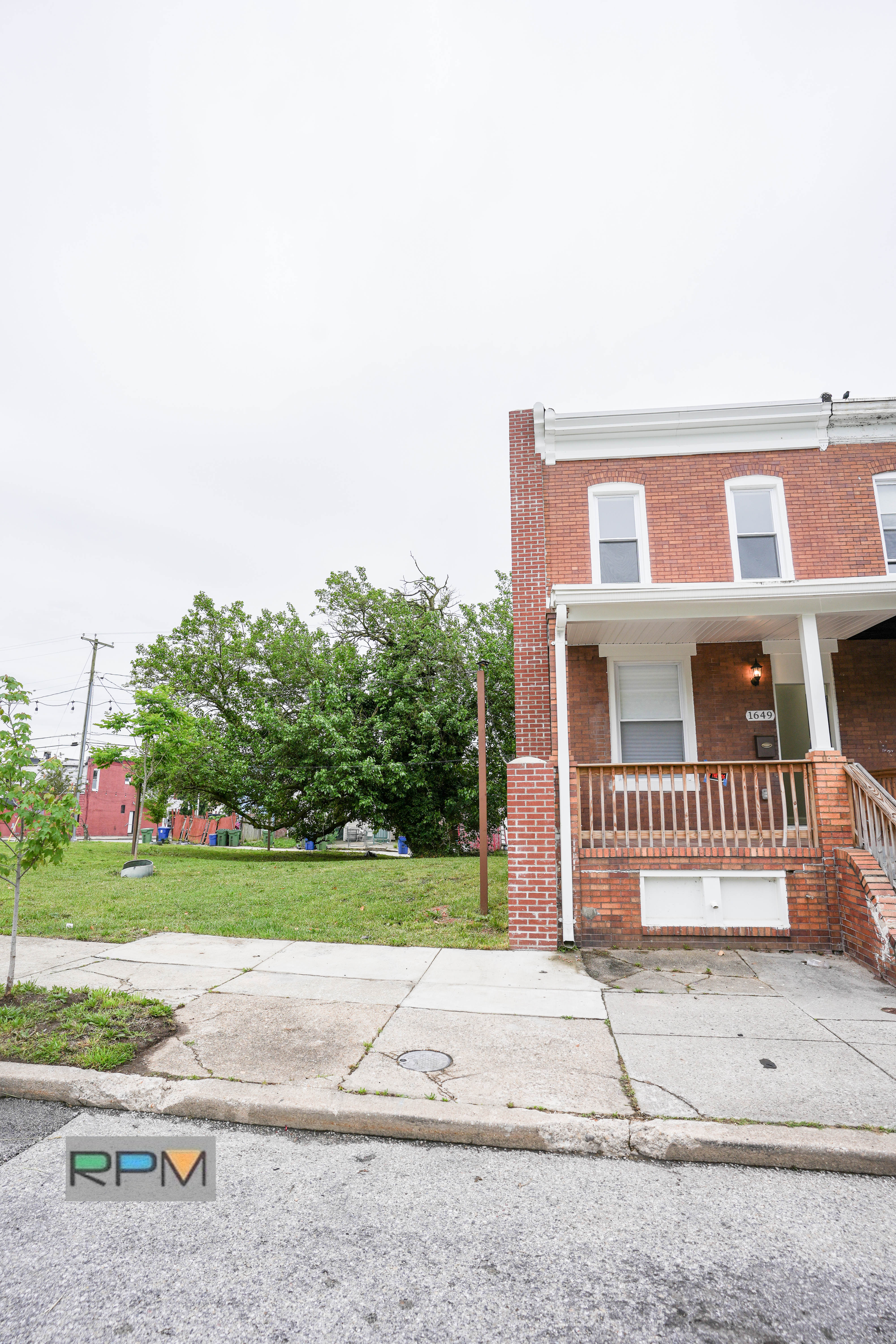 1649 Carswell St – photo 1