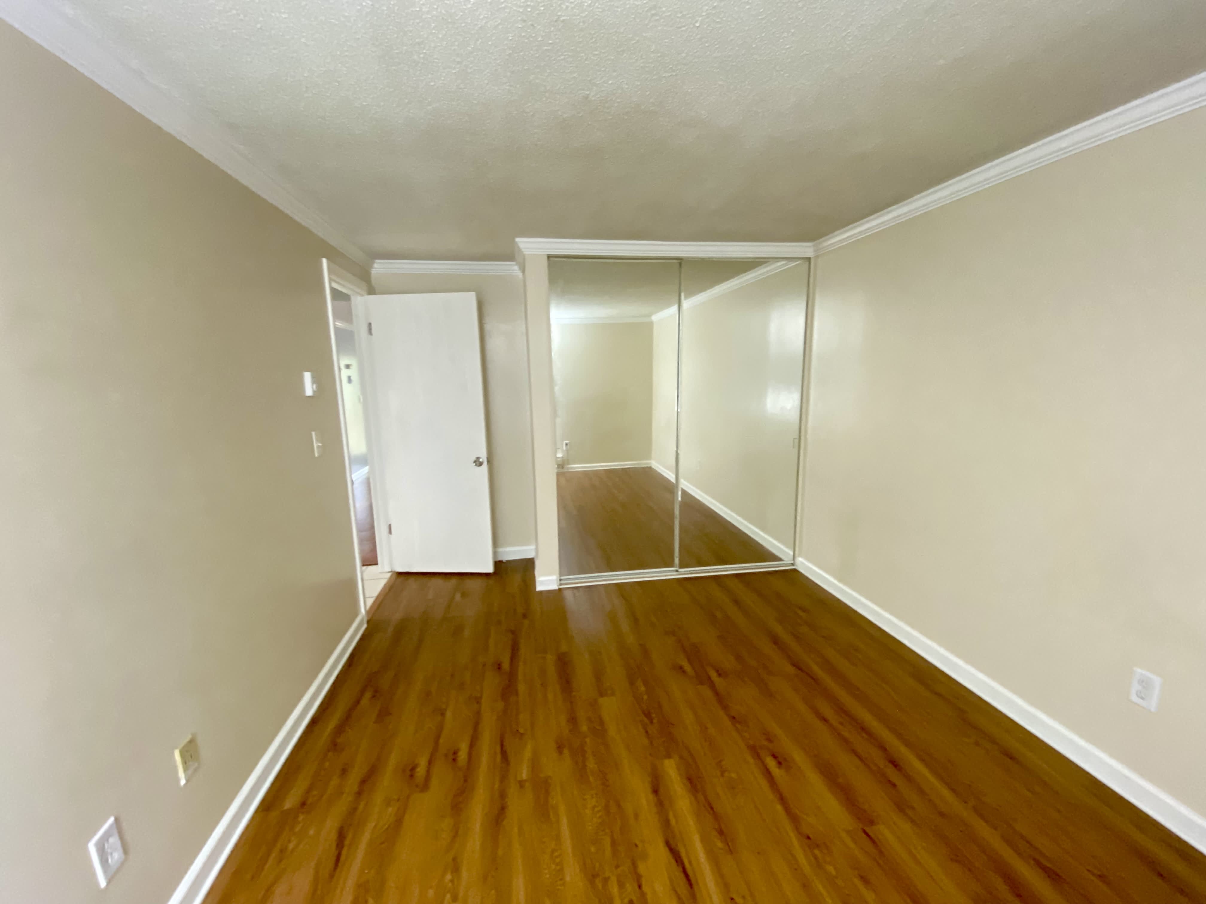 7 Padanaram Rd – photo 3