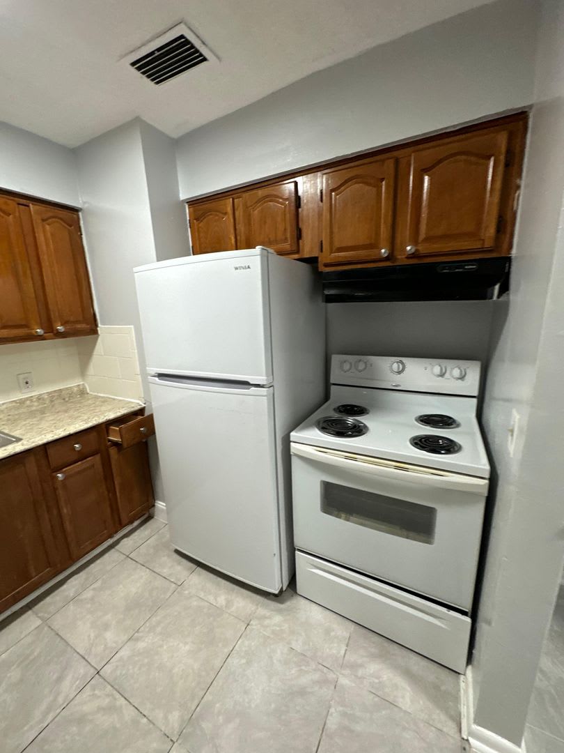 Fully Renovated 3/2 Available for Immediate Rent! – photo 4
