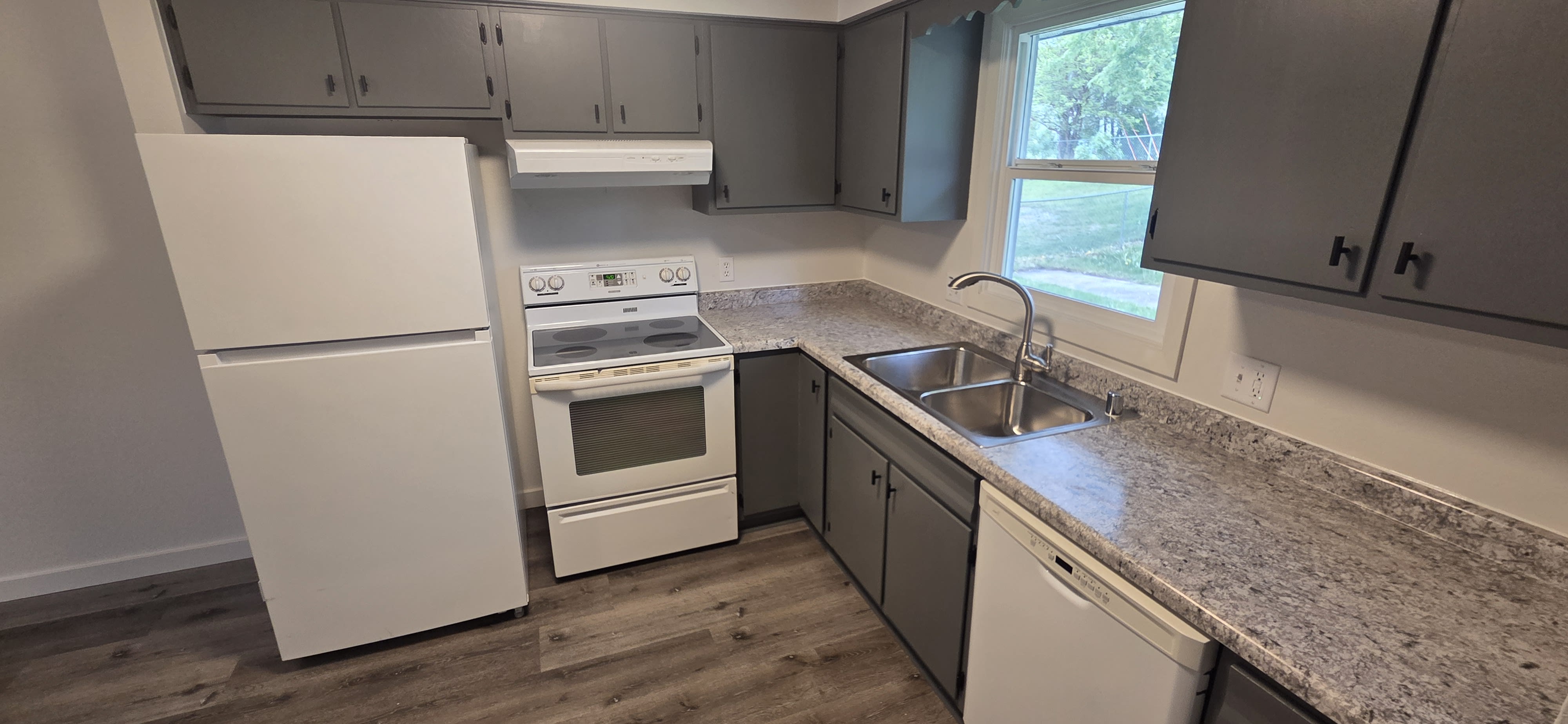 2731 Kellogg Ave – photo 5