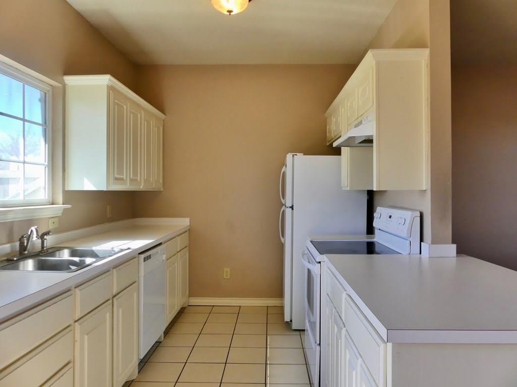 1101 SW 2nd St – photo 4