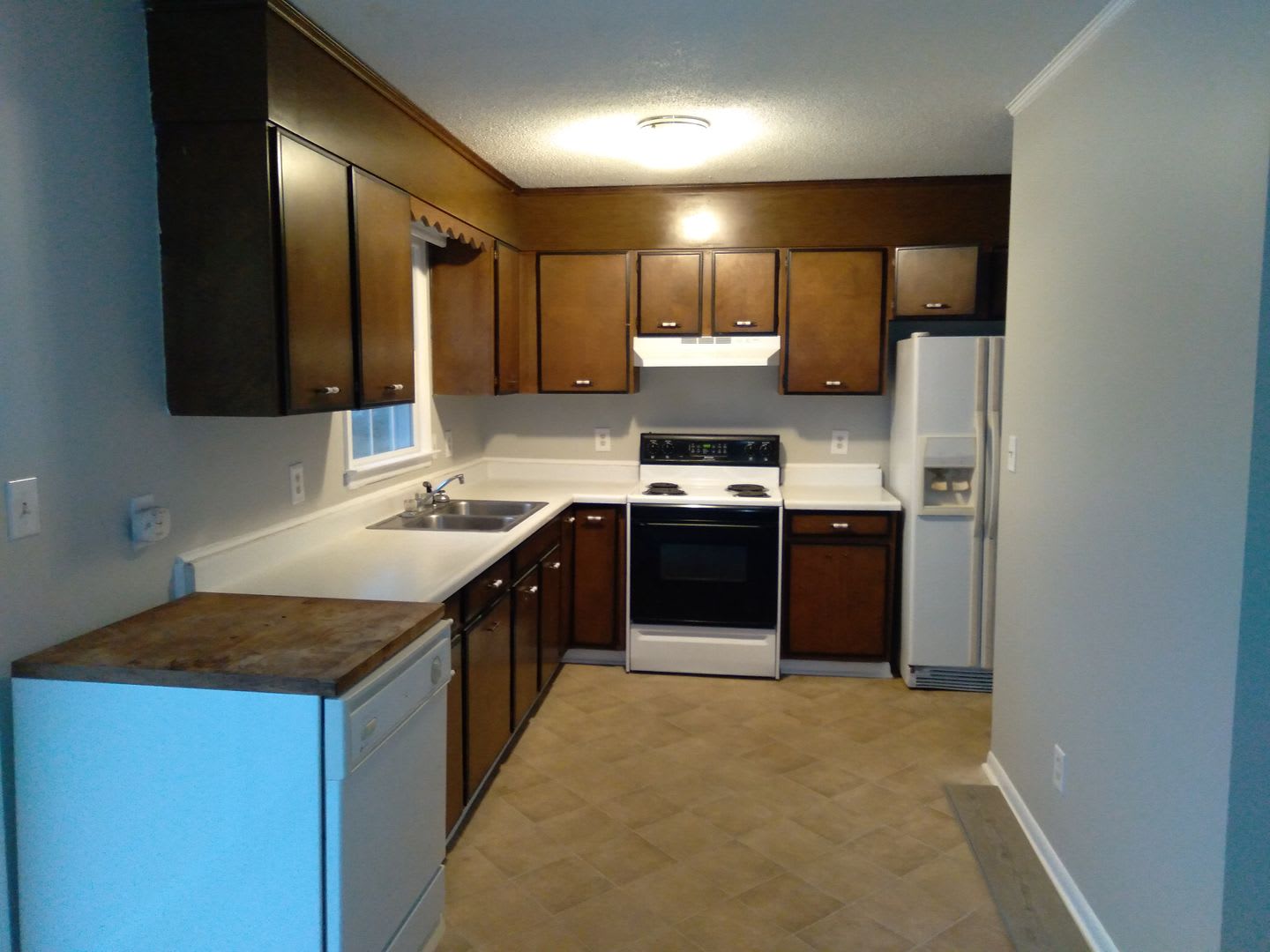 3 Bedroom, 1.5 bath house with one car garage – photo 4
