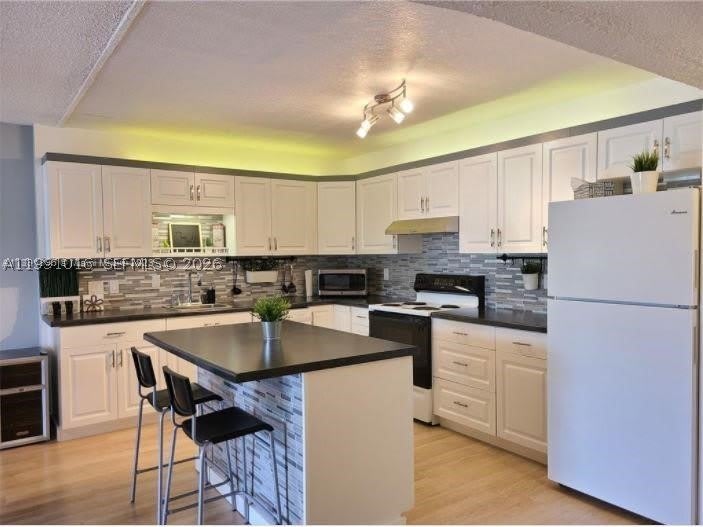 2061 NW 47th Ter – photo 2