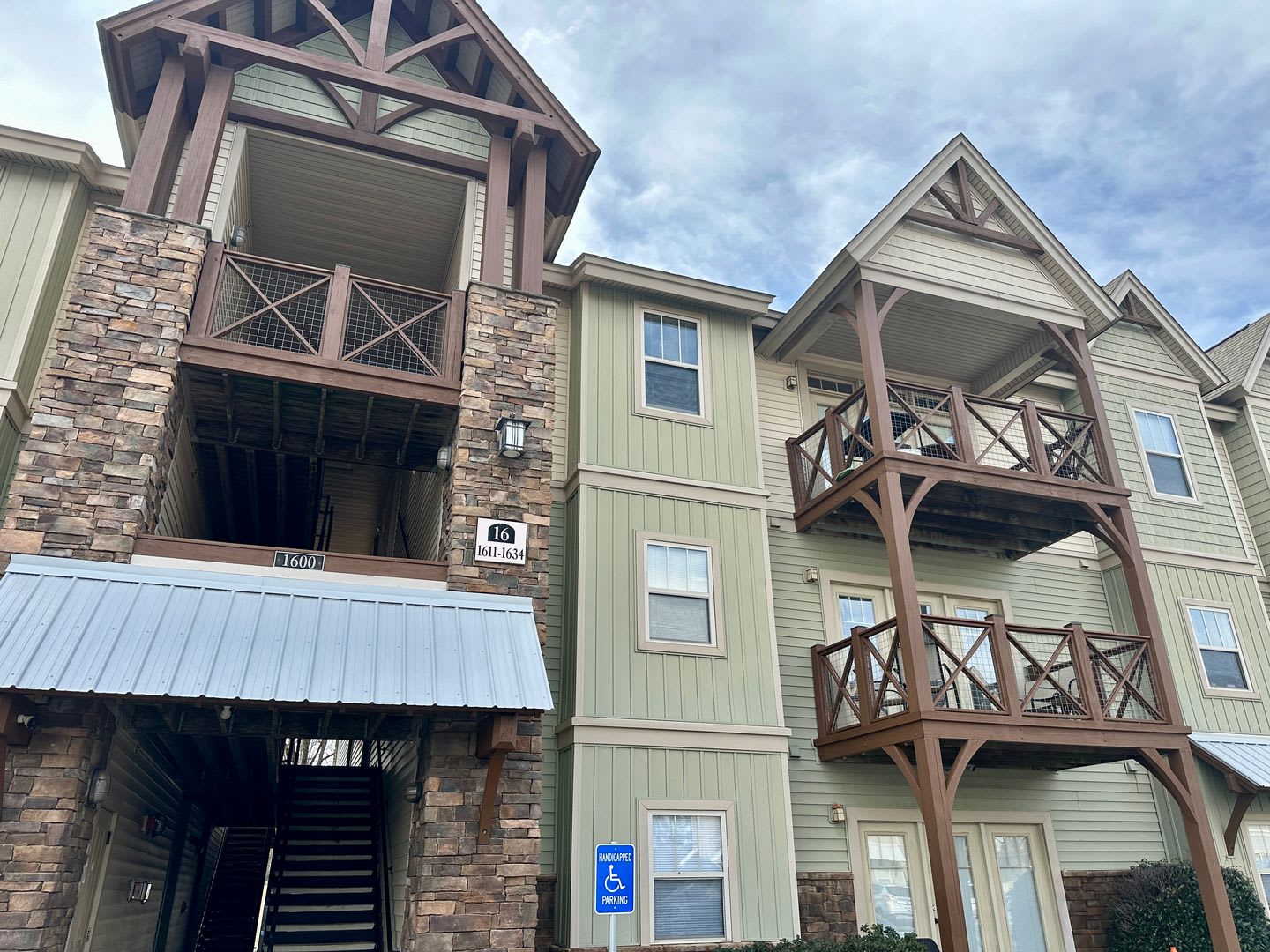 Flats at the Pier, 1624 – photo 4