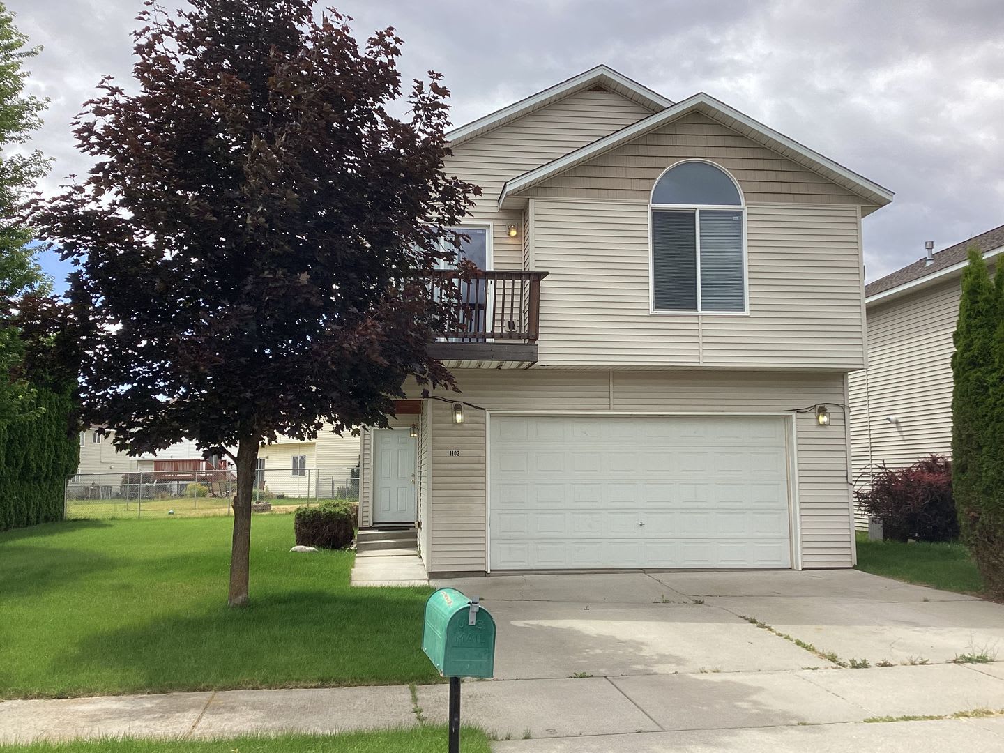 Four bed two bath single family house – photo 1