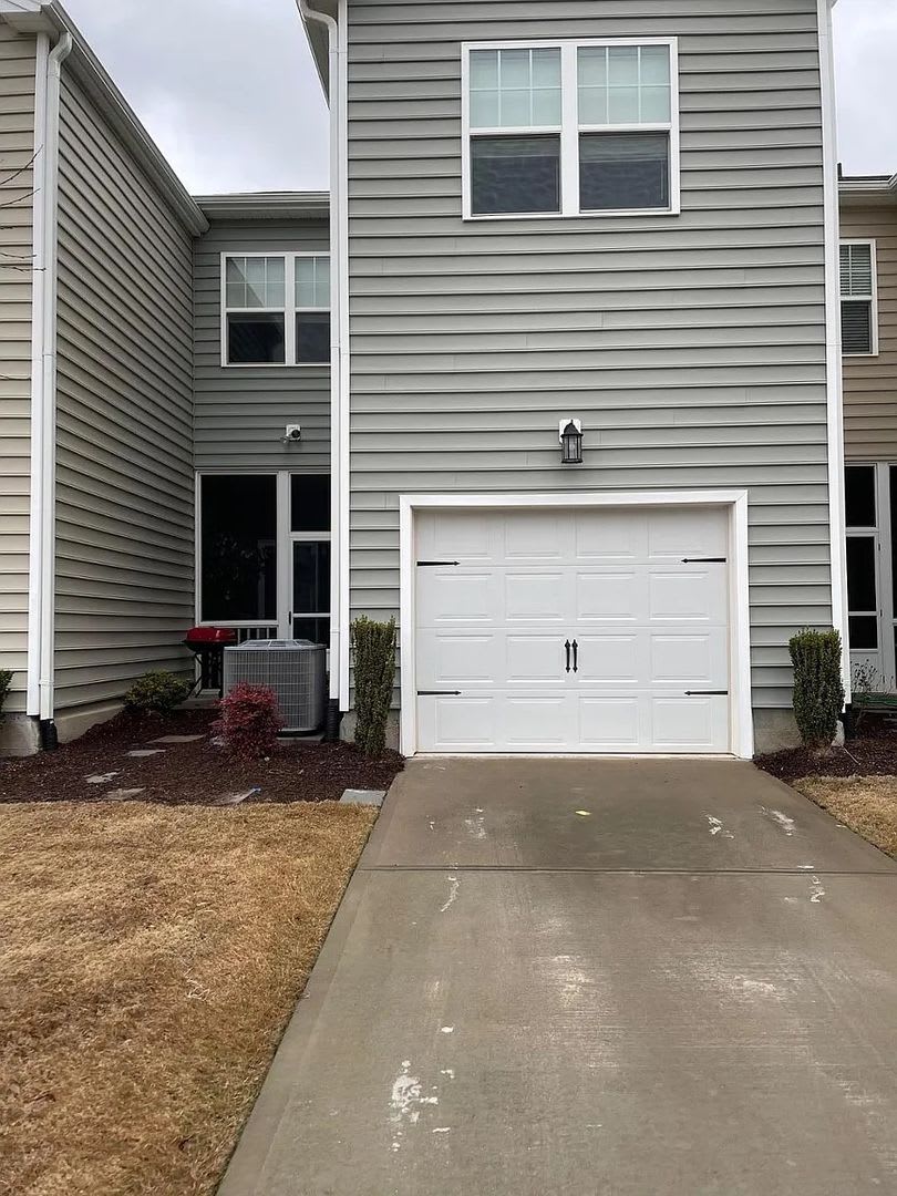 Room For Rent In 4 Bedroom Home At Farm Pond Trl – photo 4