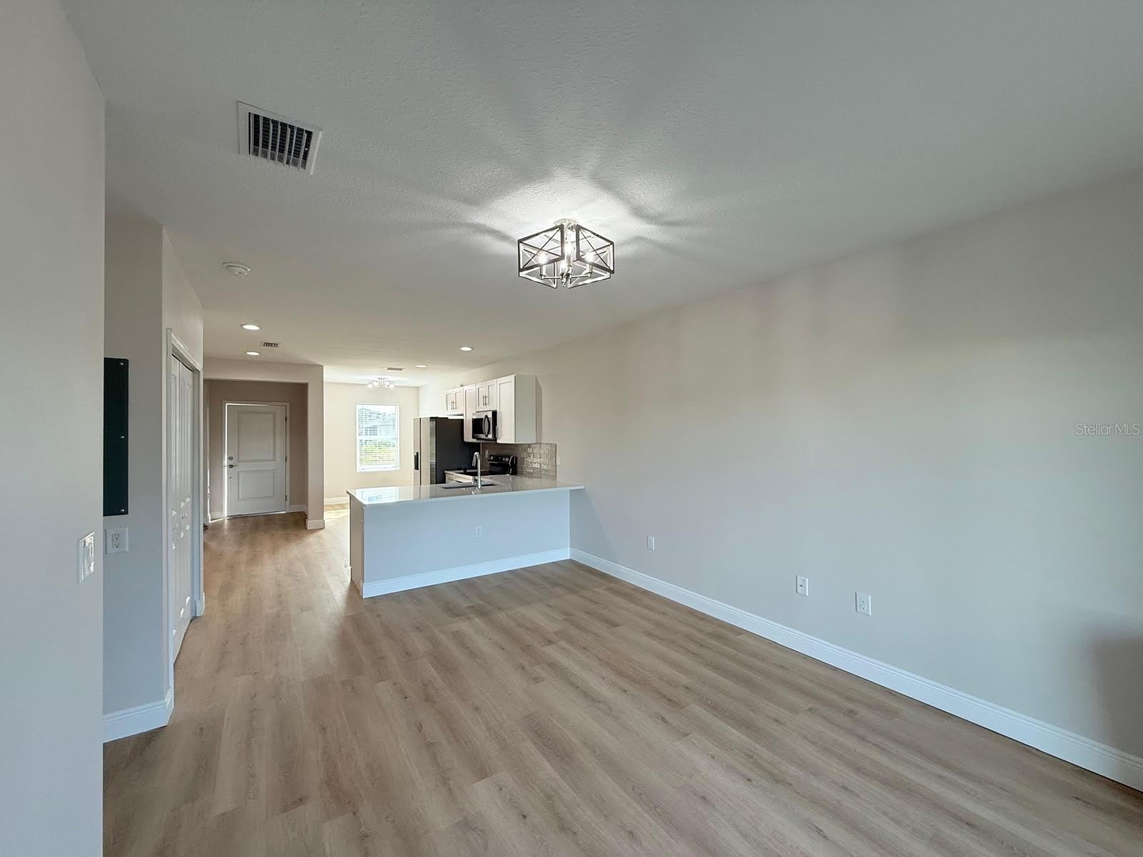 10336 PENDLETON Avenue – photo 5