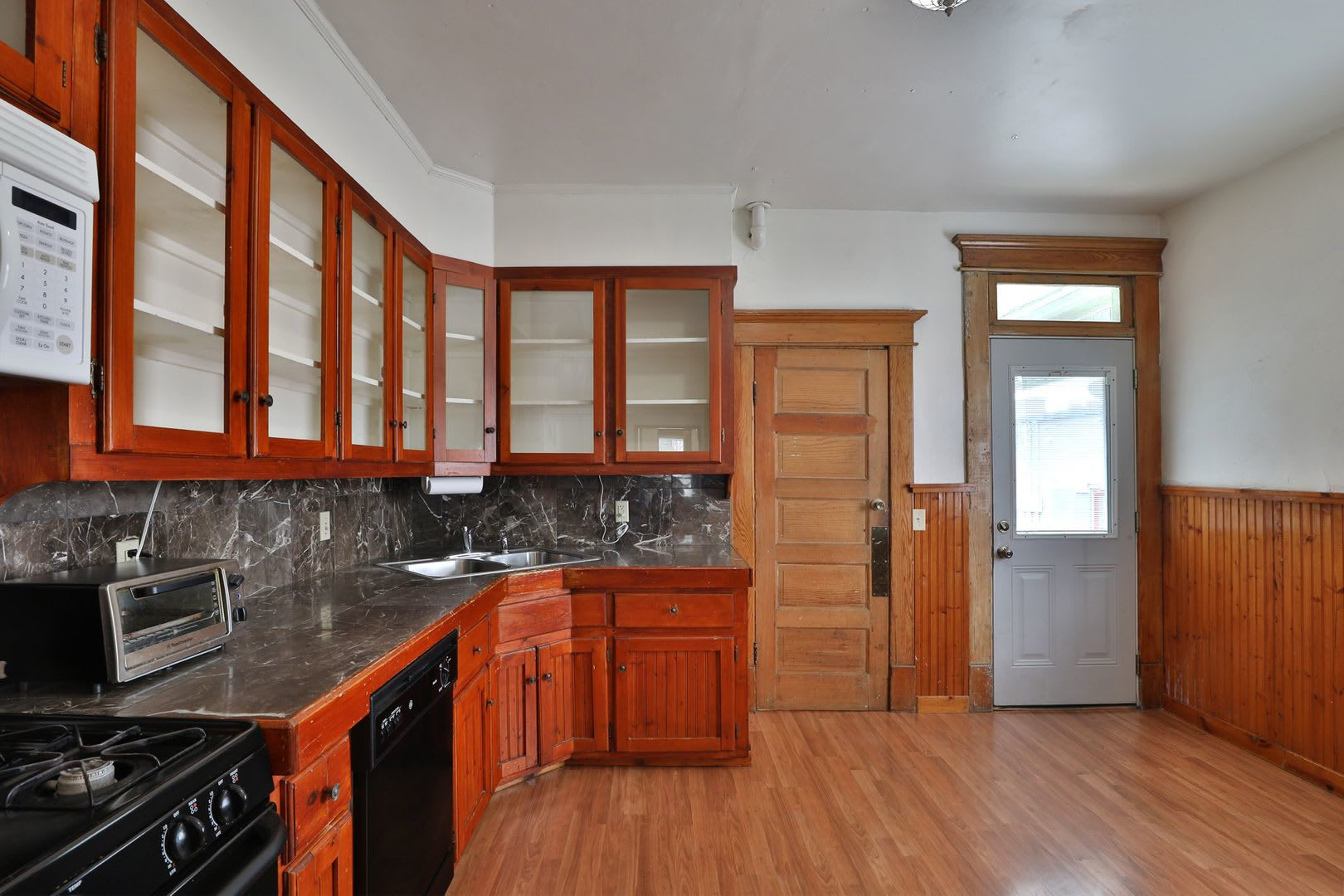 Large 4 Bedroom North Campus Townhouse – photo 2