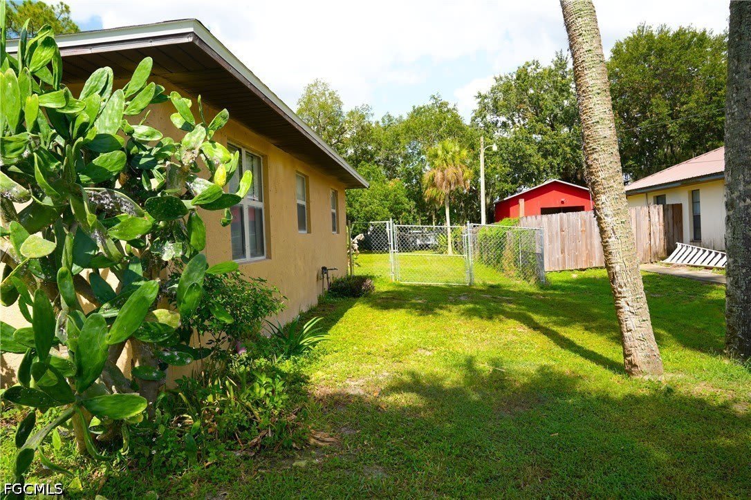 114 Greenwood Avenue – photo 2