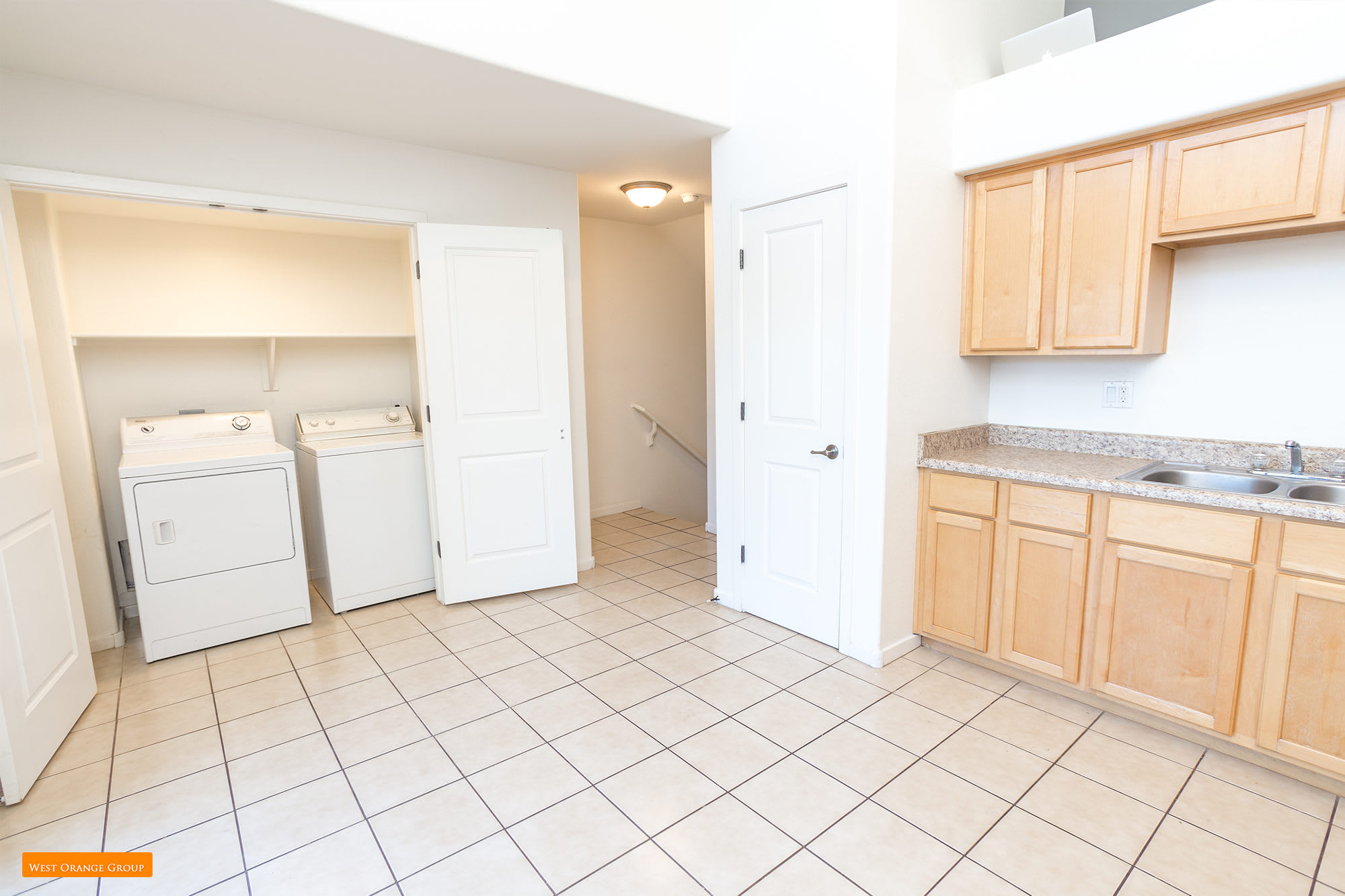 330 S Farmer Ave – photo 5