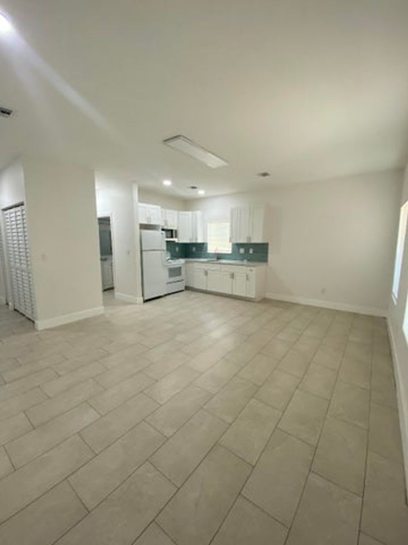 2594 NW 20TH Street B, Fort Lauderdale, FL 33311 – photo 2