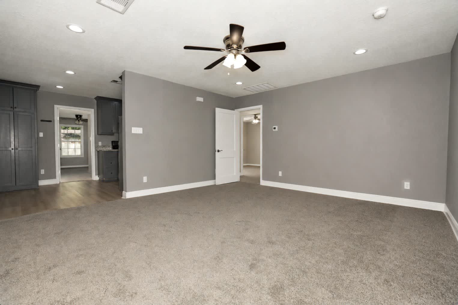 207 Jasmine Street – photo 2