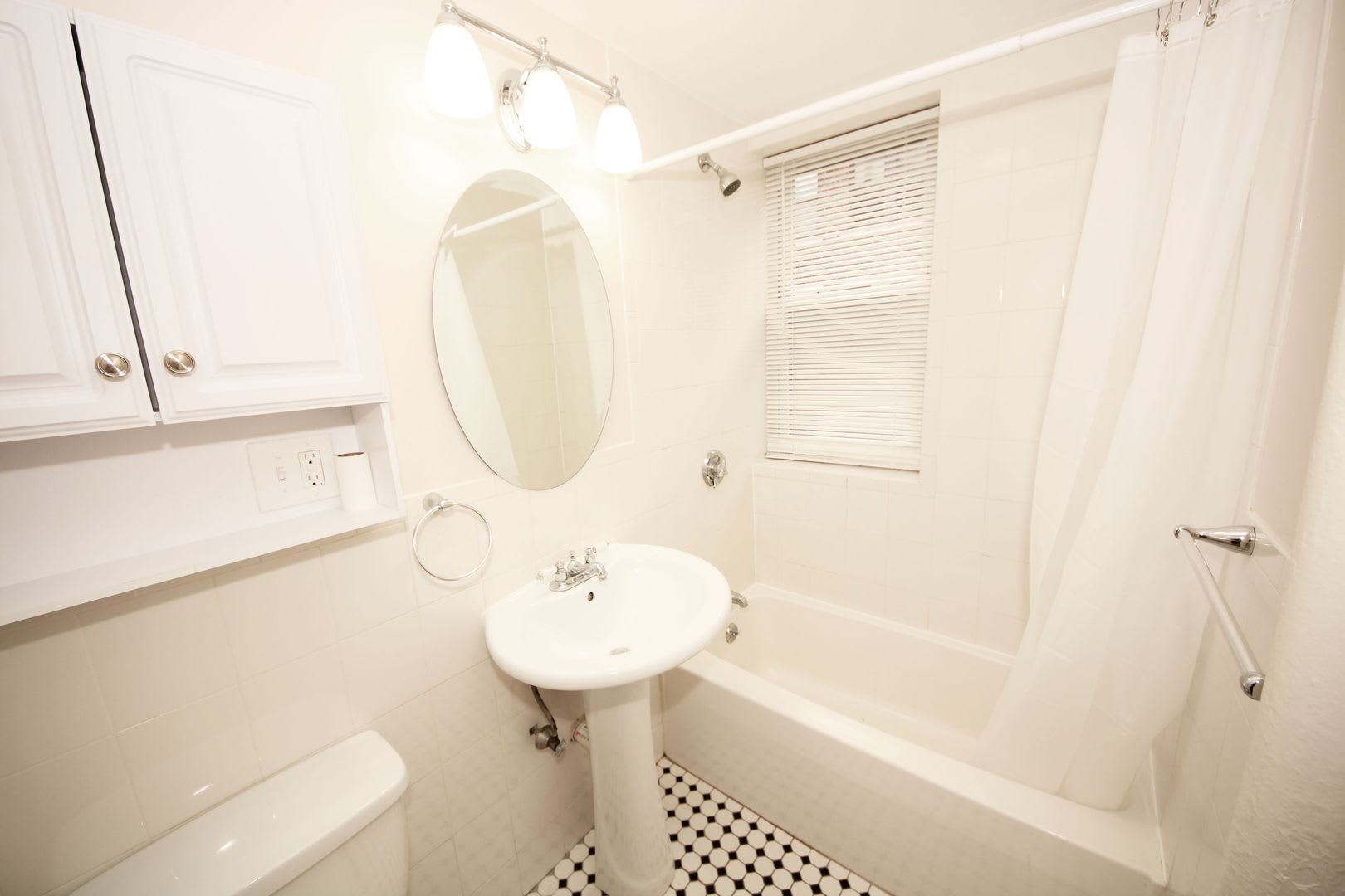 Nicely renovated studio in Cleveland Circle! – photo 1