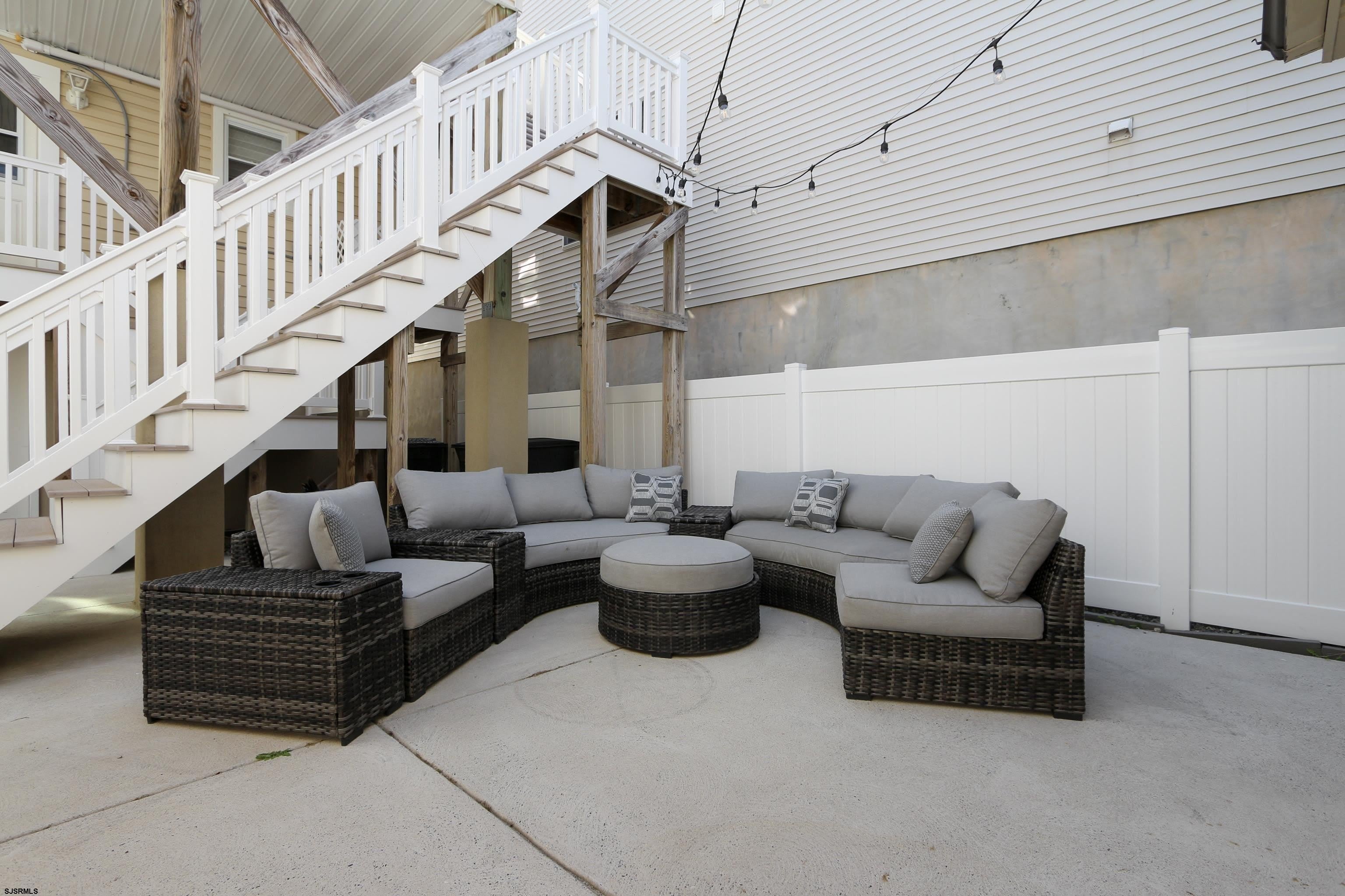 14 N Adams Ave – photo 5