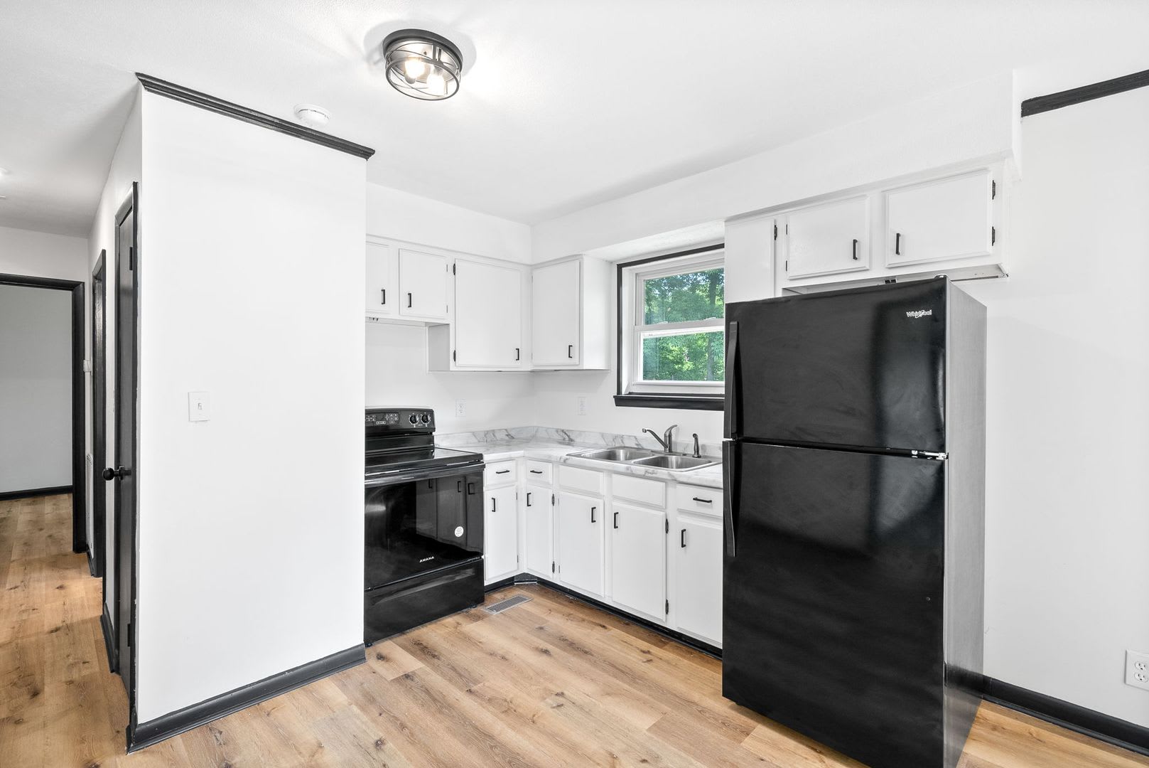 Newly Renovated 3 Bedroom Home For Rent Near Post – photo 3