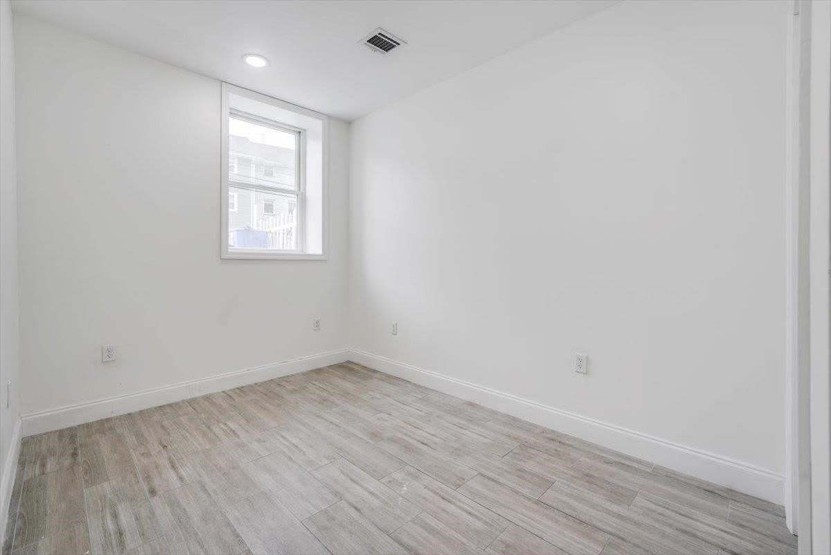 260 PALISADE AVE – photo 3