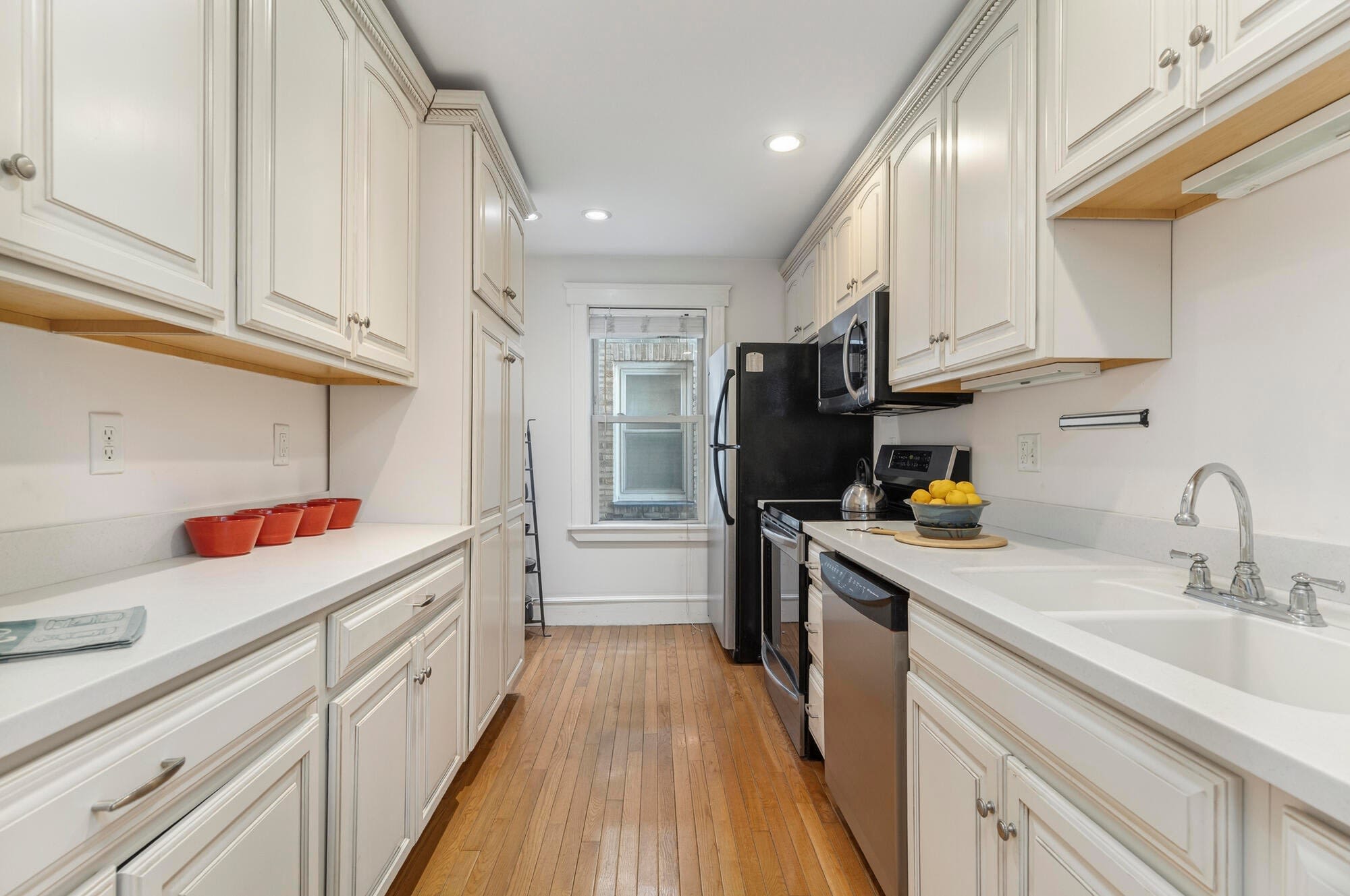 197 Pine St Unit 406 – photo 4