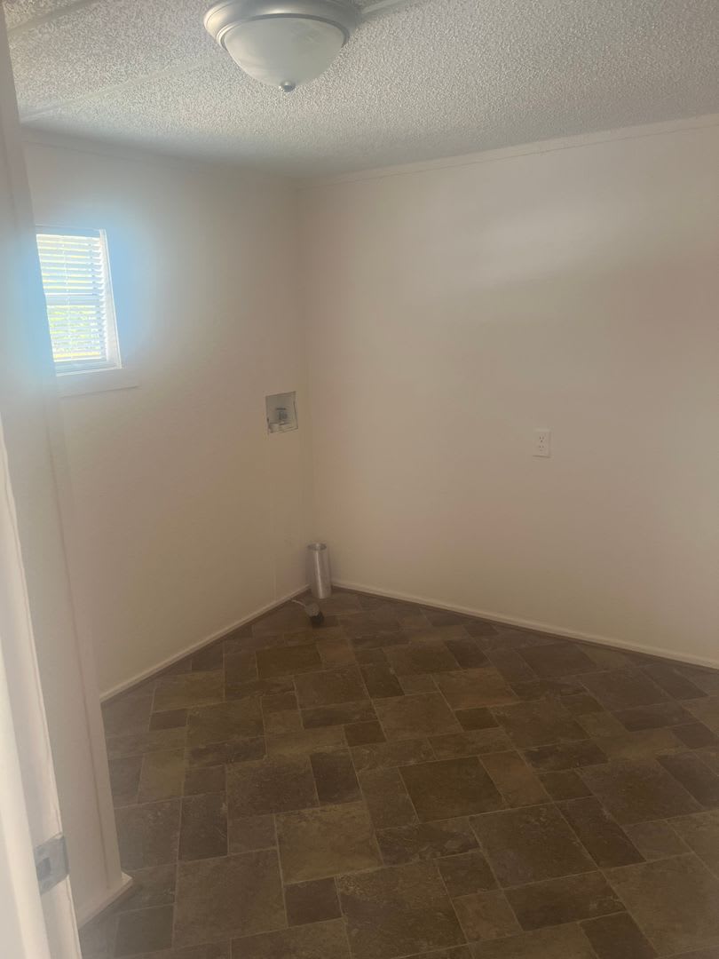 2-Bedroom/ 1-Bath-Mobile Home $1,100/ Mo. – photo 3