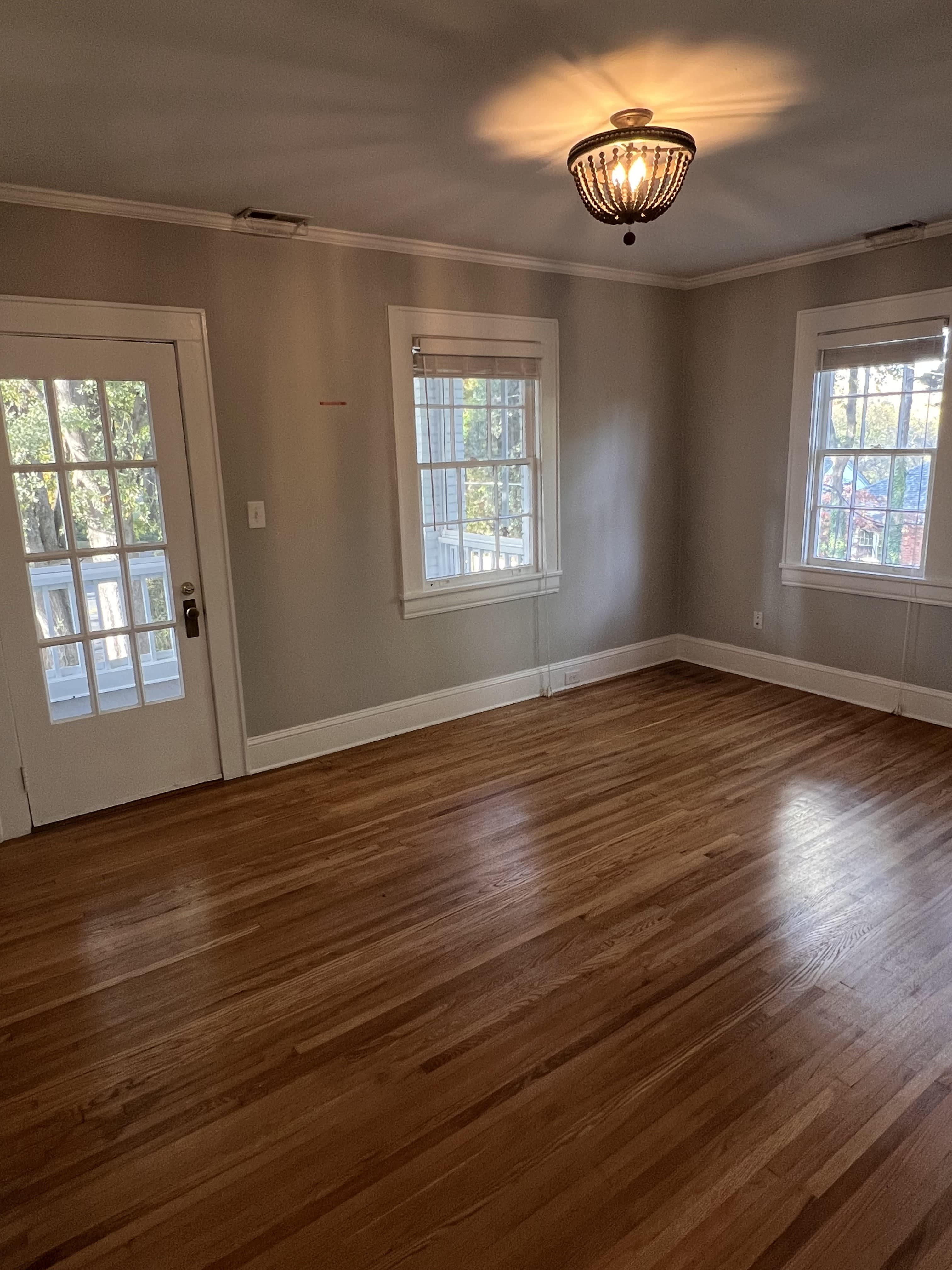 124 North Laurel Avenue – photo 2