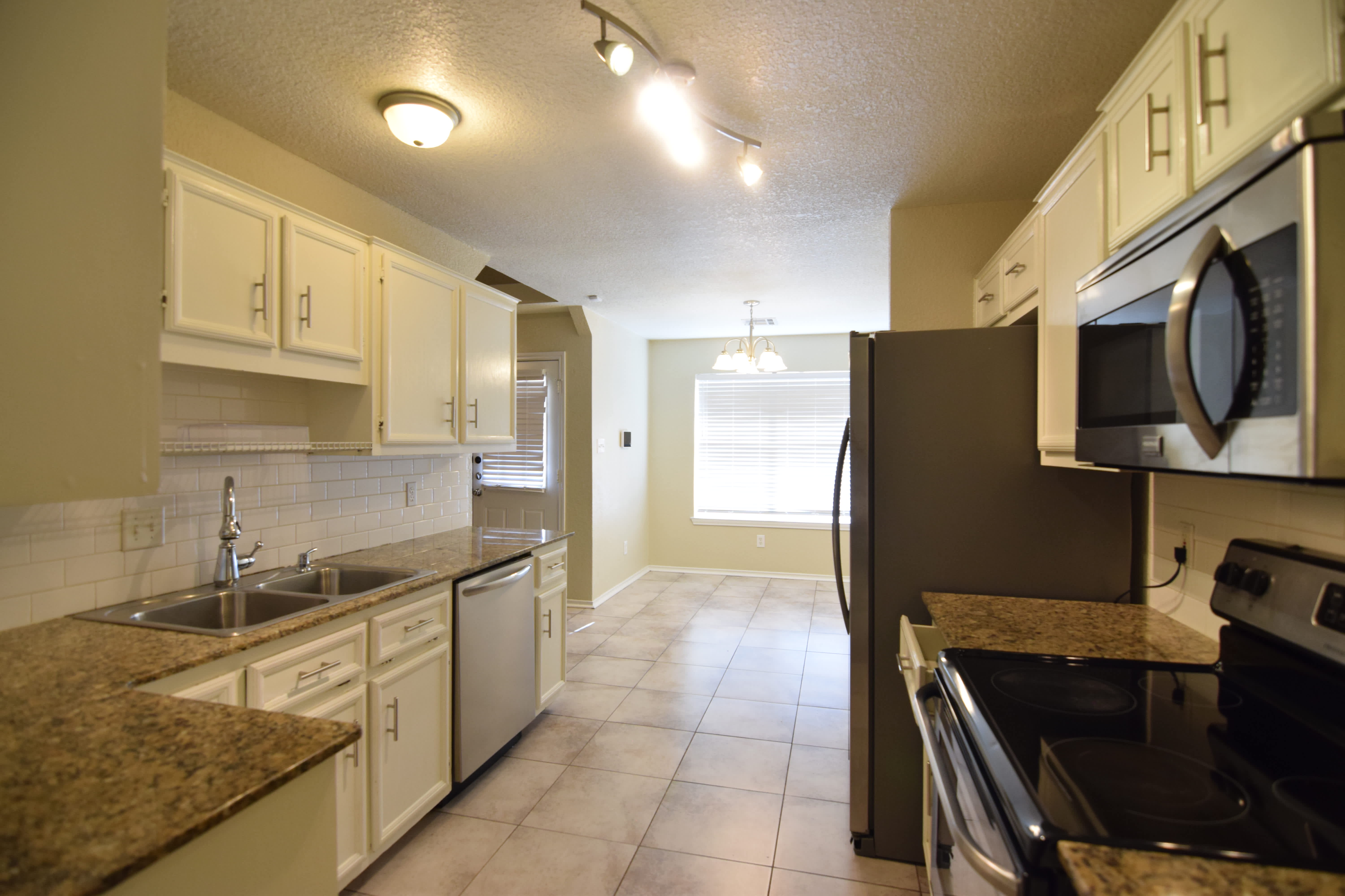 2802 Wesley Dr – photo 4