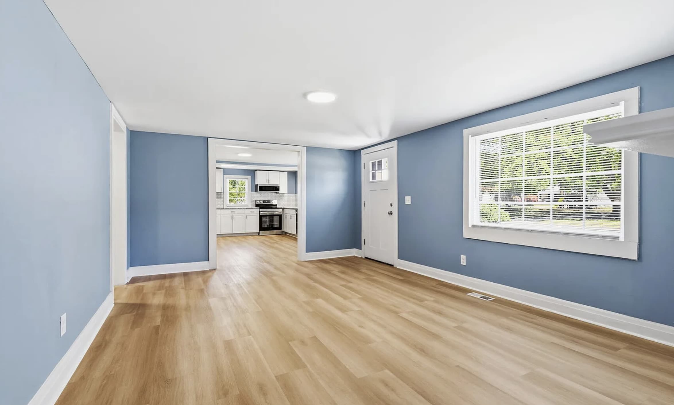 301 John J Sharpe Street – photo 4