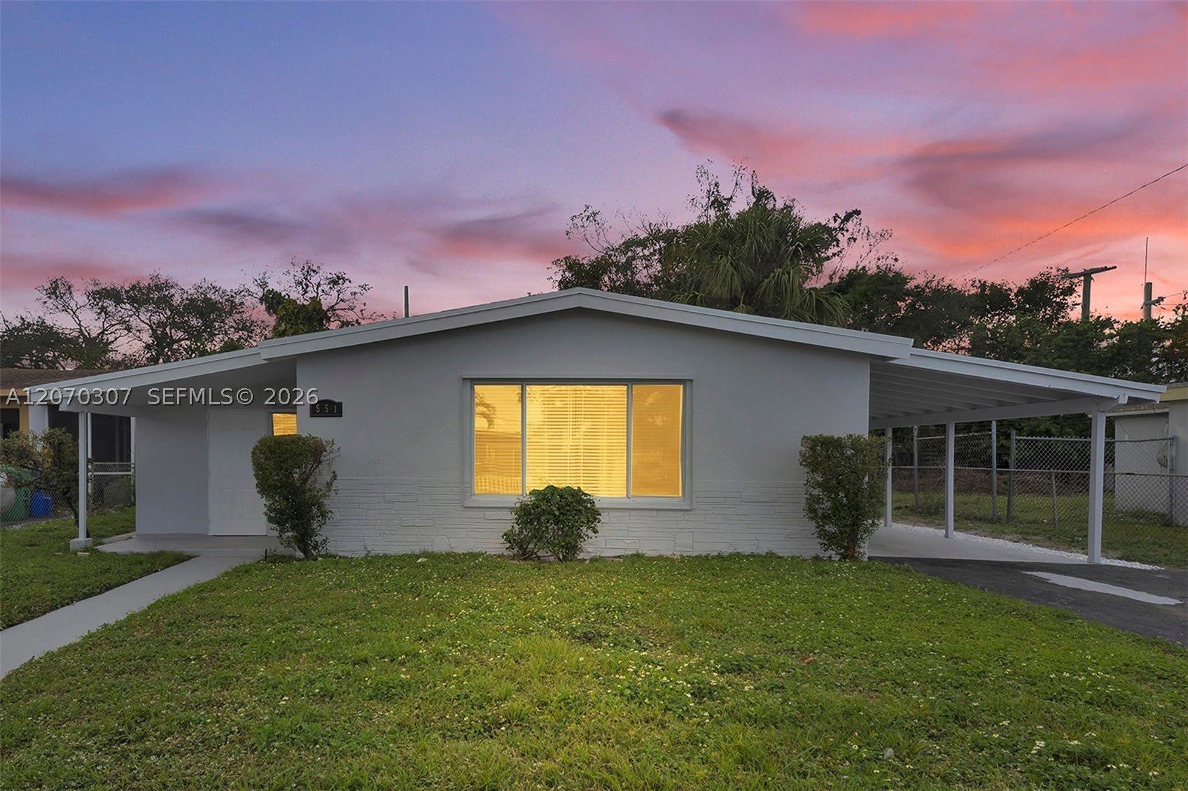 551 NW 30th Ter – photo 2