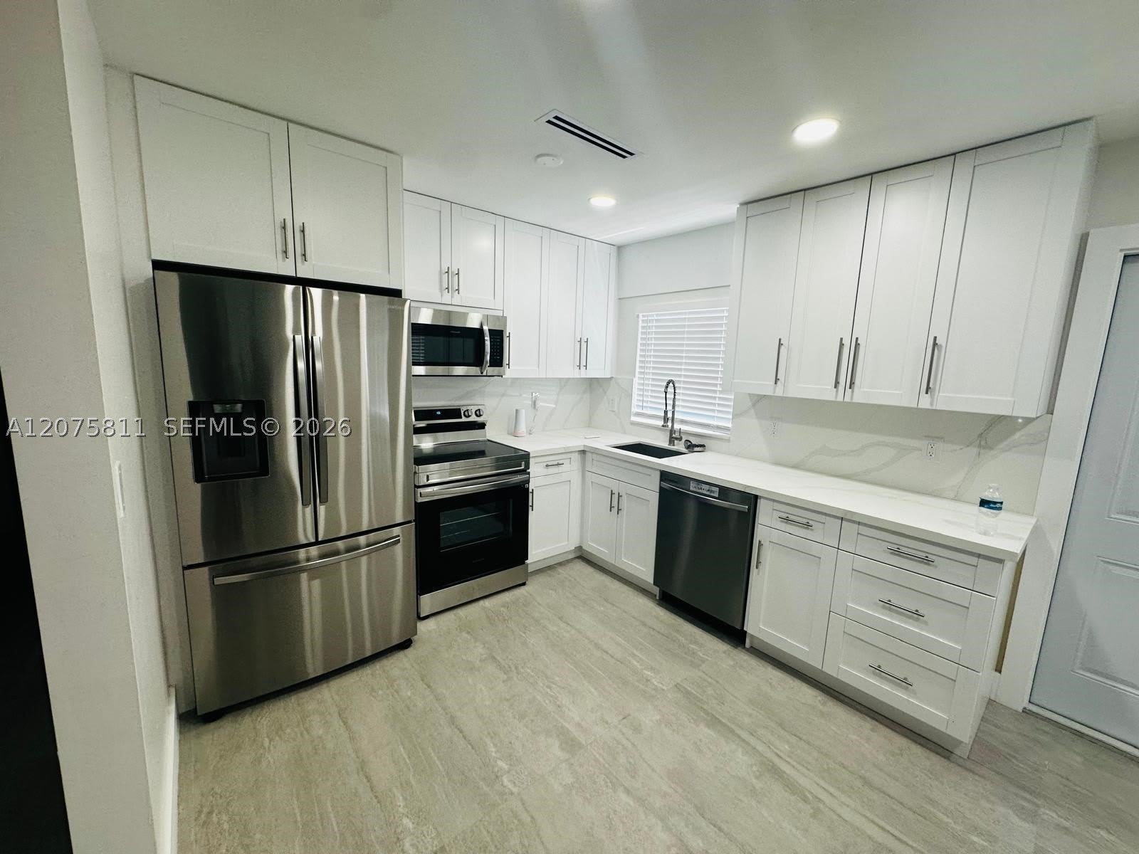 3540 NW 80th Ter – photo 2