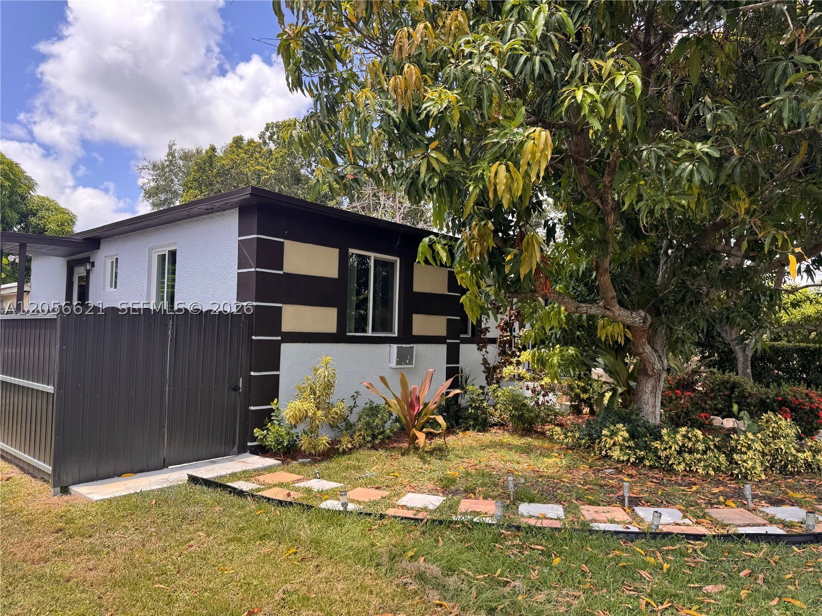 940 NE 155th Ter – photo 5