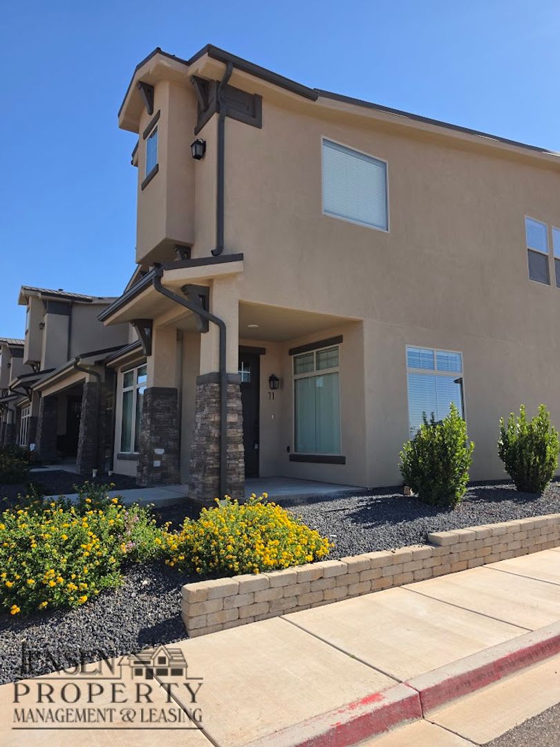 Newer Town Home in Ivins – photo 4