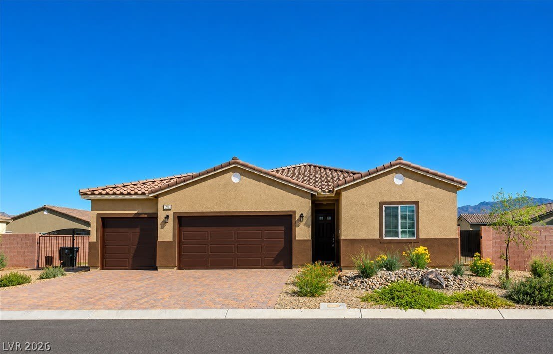 56 Pioneer Range Avenue – photo 3