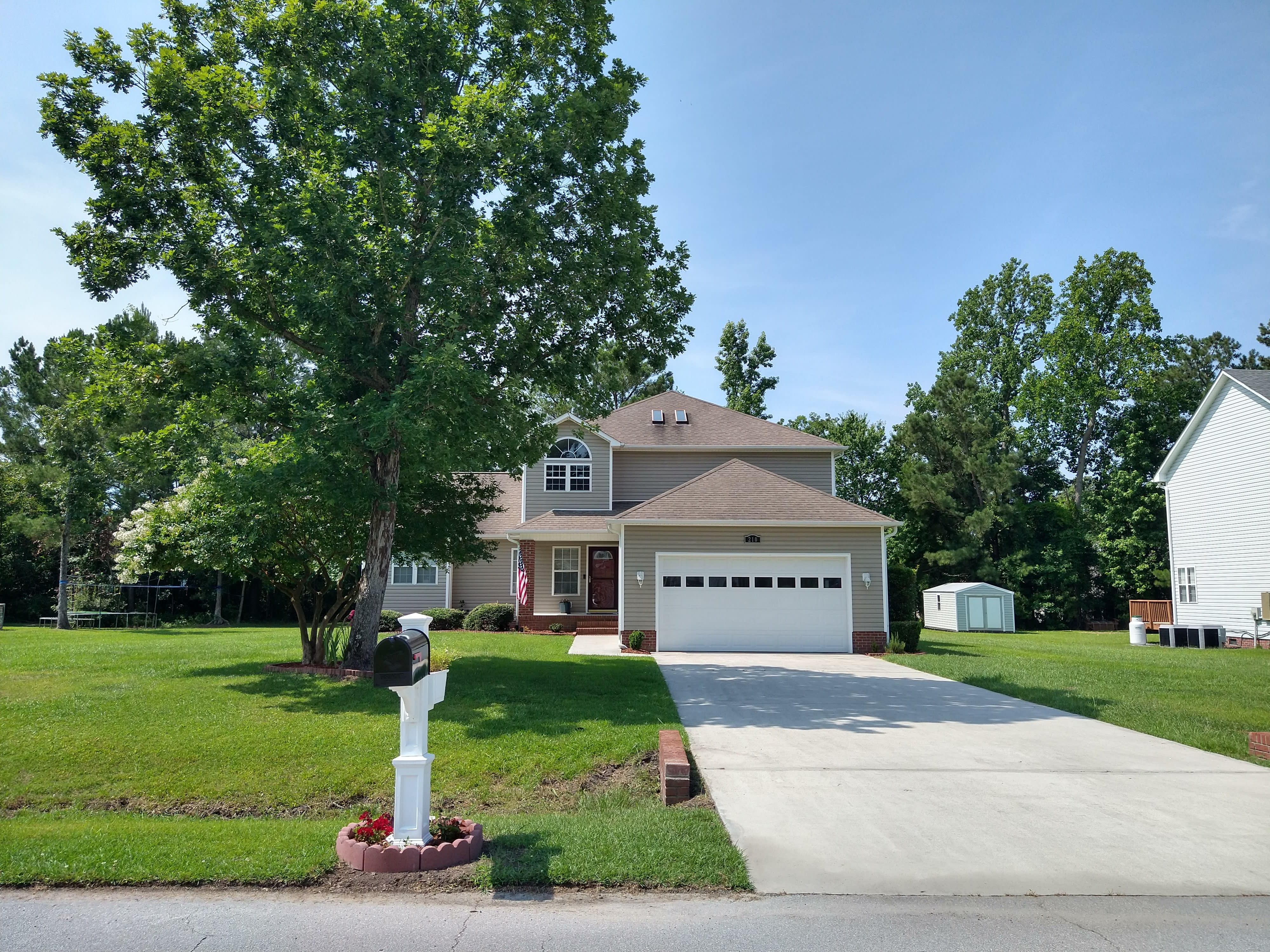210 Riverbend Road – photo 1
