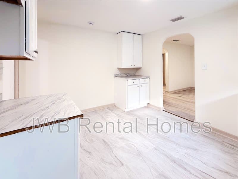 960 Garfield St – photo 4