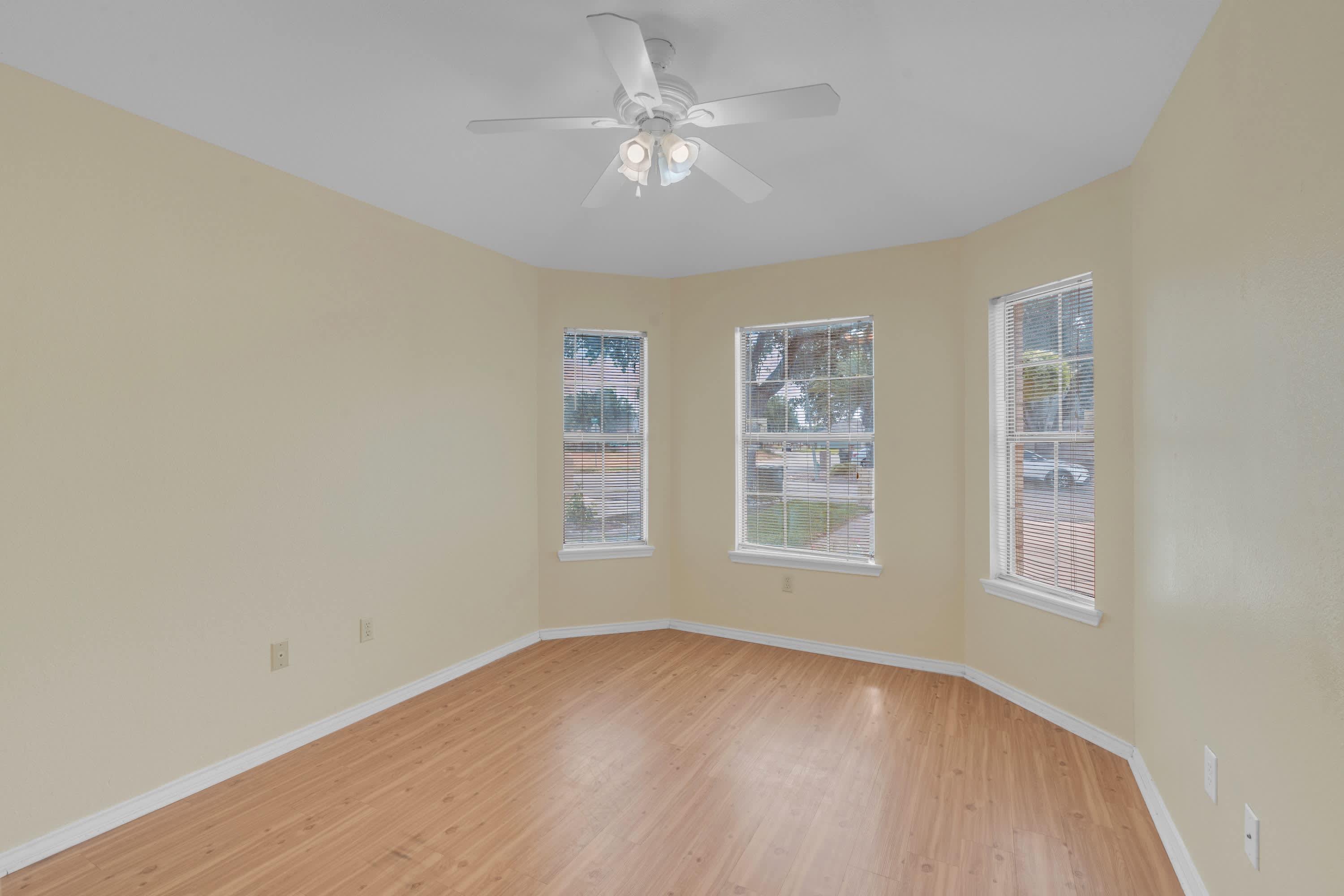 1906 Lake View Drive – photo 4