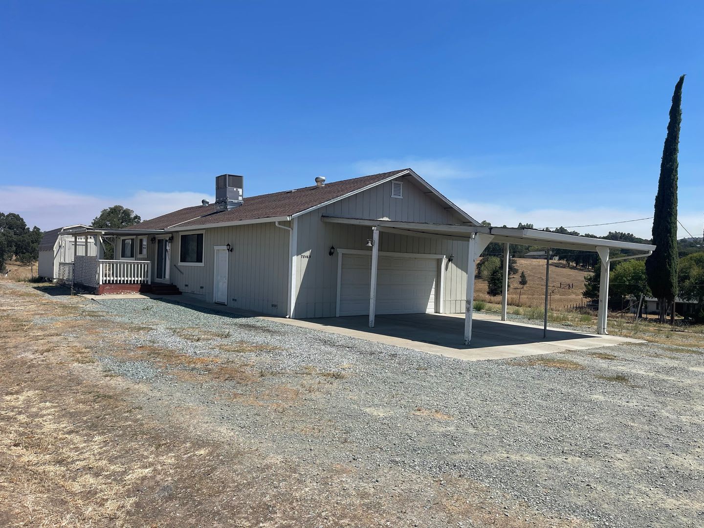 Showing Agent Vicki – photo 1